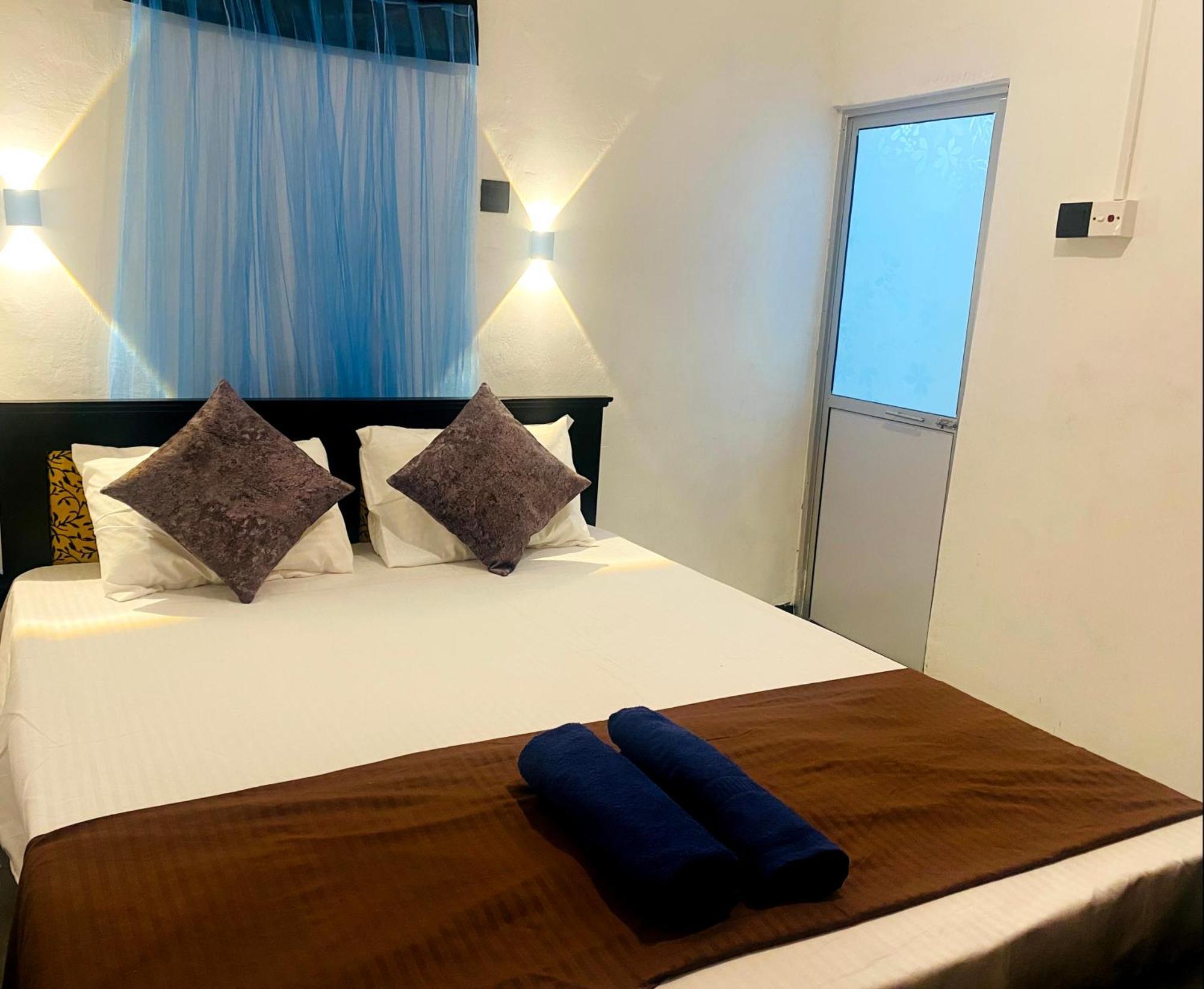 Fly Infinity - Home Stay Канди Экстерьер фото